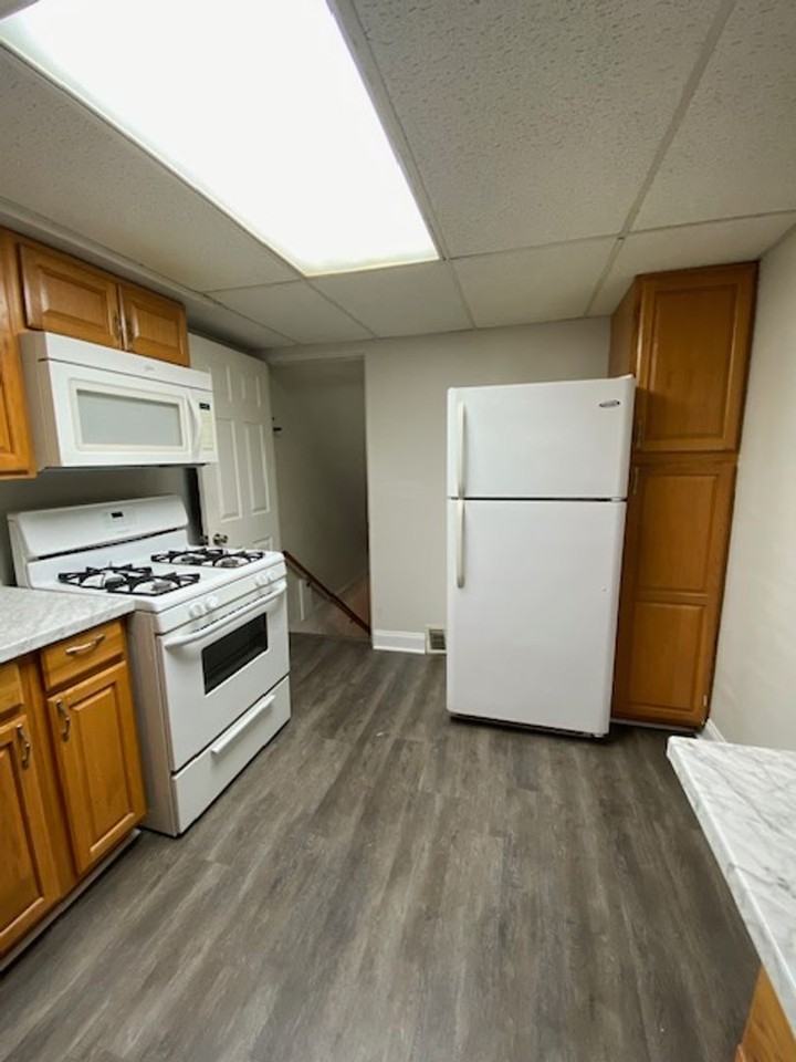 826 Killarney Dr - Photo 2 of 17