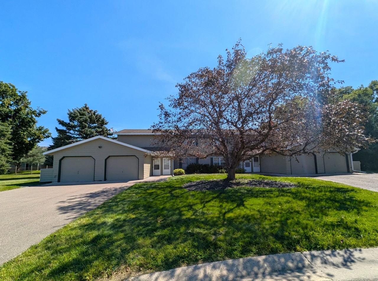 Berwood Court - Photo 2 of 7