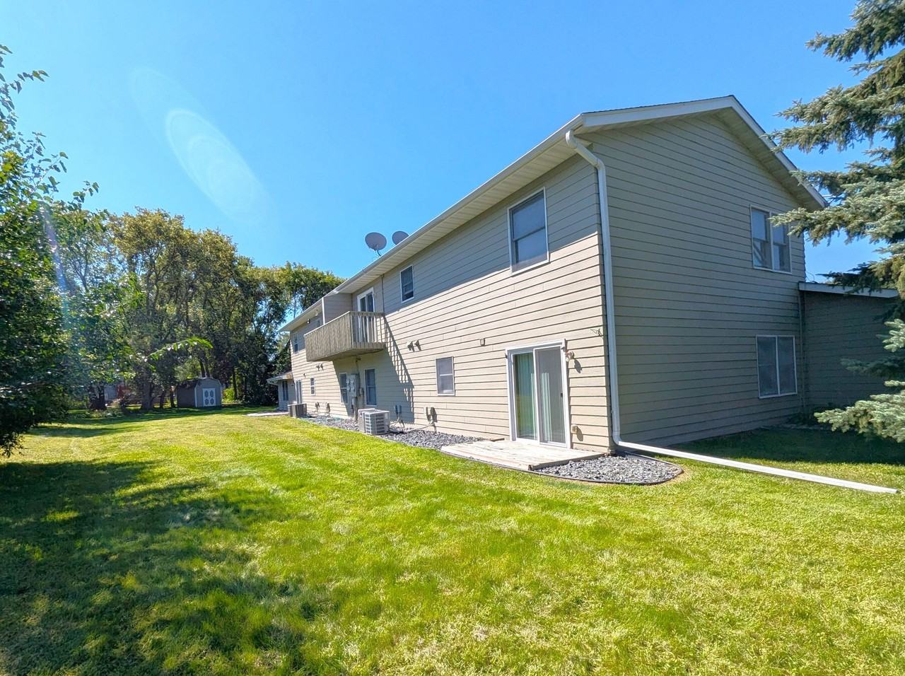 Berwood Court - Photo 4 of 7