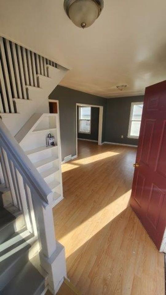 405 Chandler St - Photo 2 of 14
