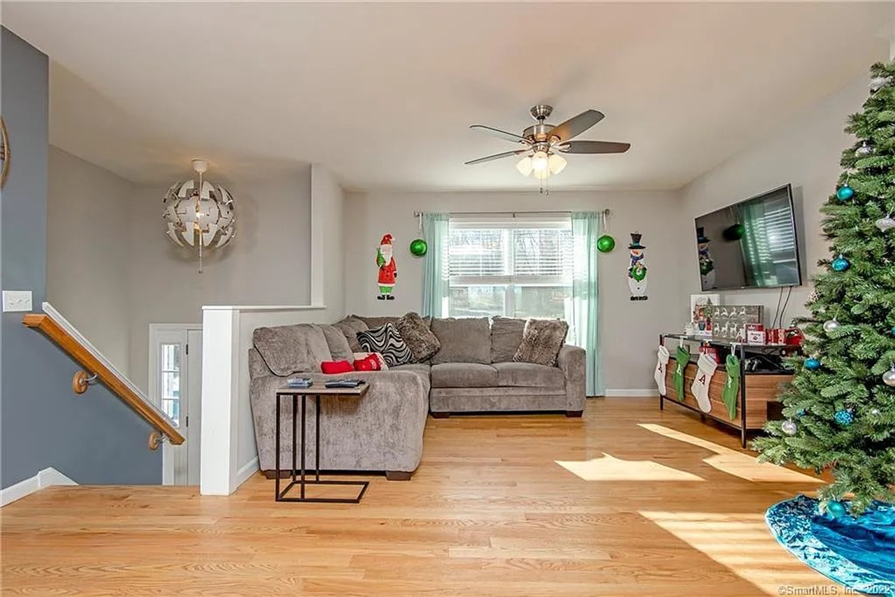 65 Fielding Ter - Photo 2 of 12