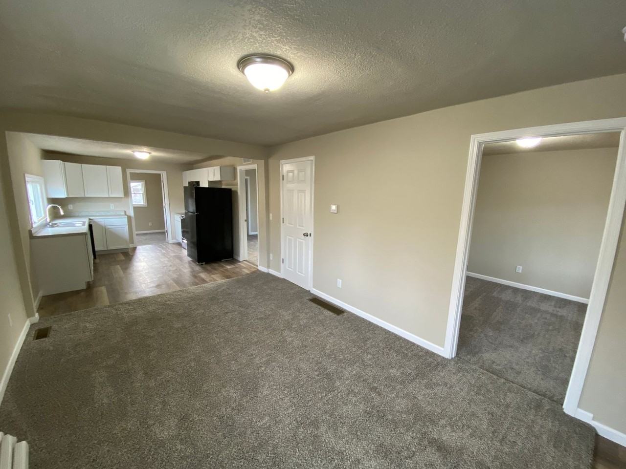 631 Se 27th Ct - Photo 2 of 12