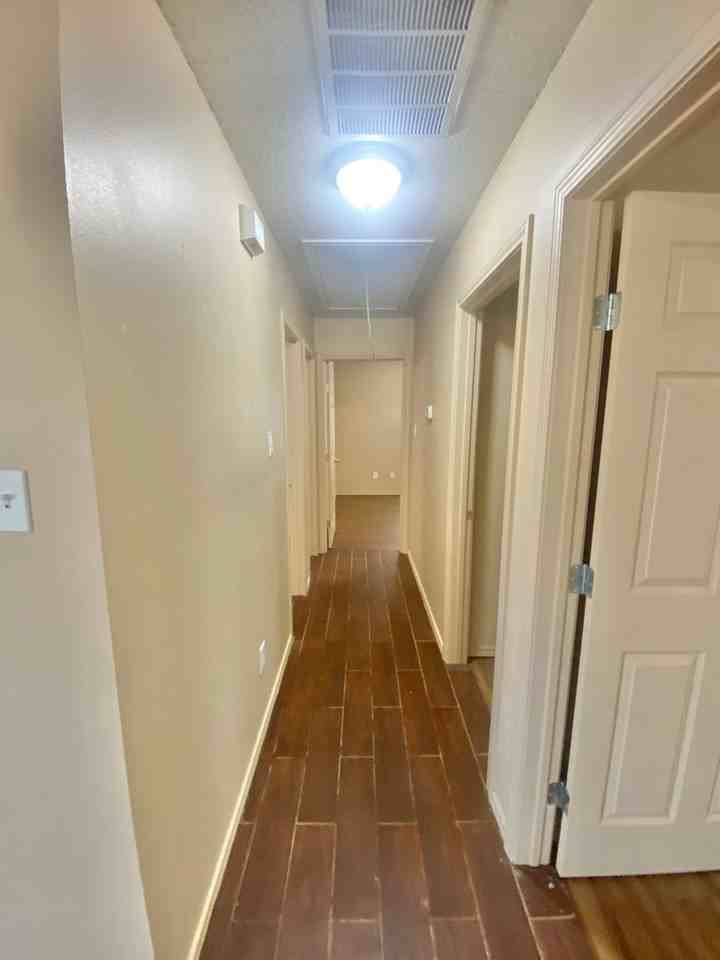 3318 Itasca St - Photo 5 of 12