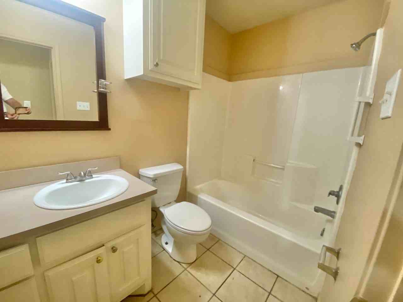 3318 Itasca St - Photo 7 of 12