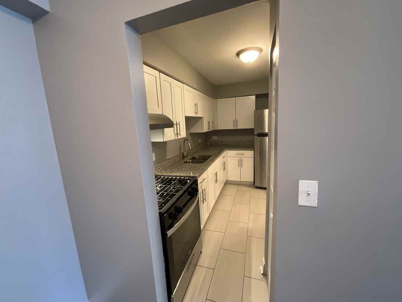 7733 S South Shore Dr. - Photo 3 of 12