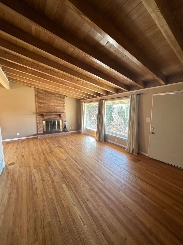 2830 Kelley Dr - Photo 3 of 10