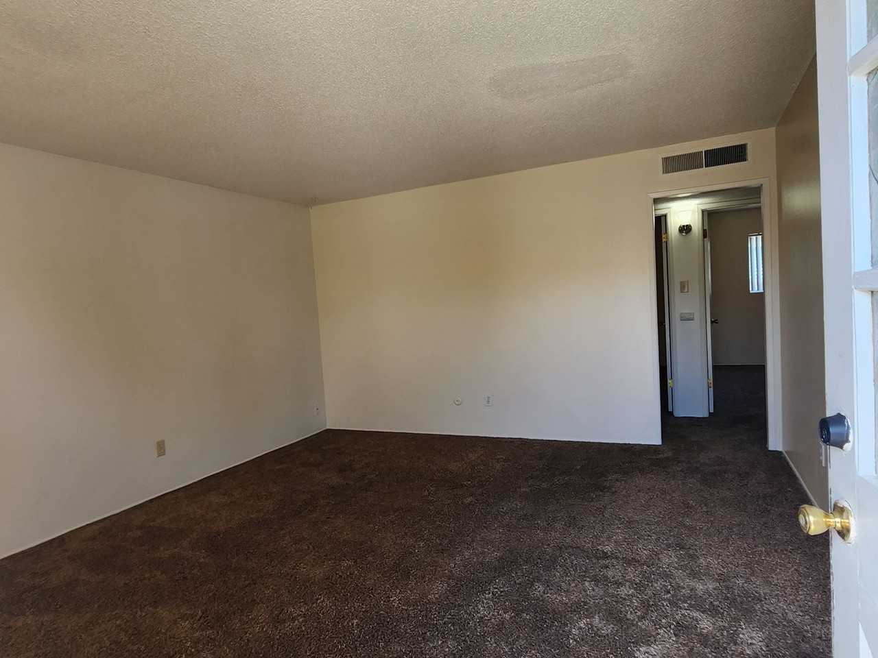 124 Garnsey Ave Apt B - Photo 3 of 13