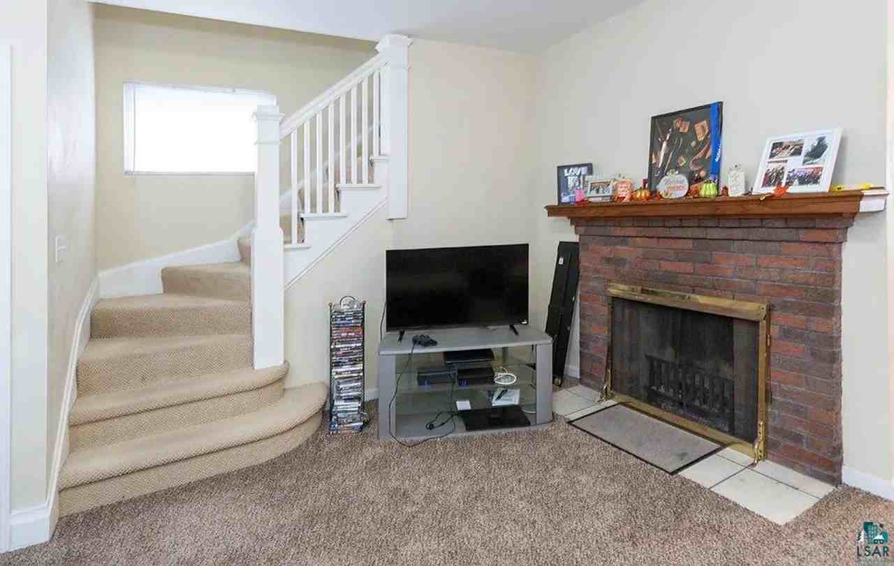 5801 Olney St - Photo 4 of 12