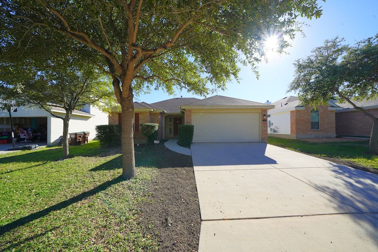 8434 Favero Cv - Photo 2 of 33