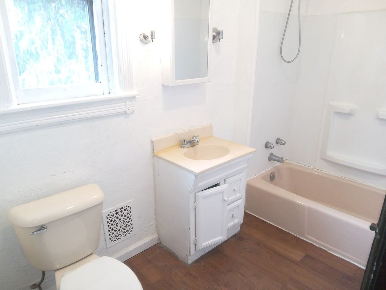 216 Ridge Ave - Photo 3 of 14