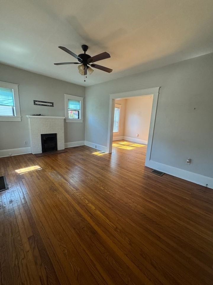 606 Ridgewood Ave - Photo 3 of 9