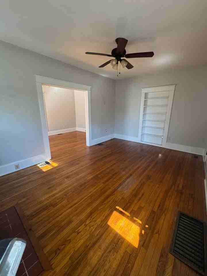 606 Ridgewood Ave - Photo 4 of 9