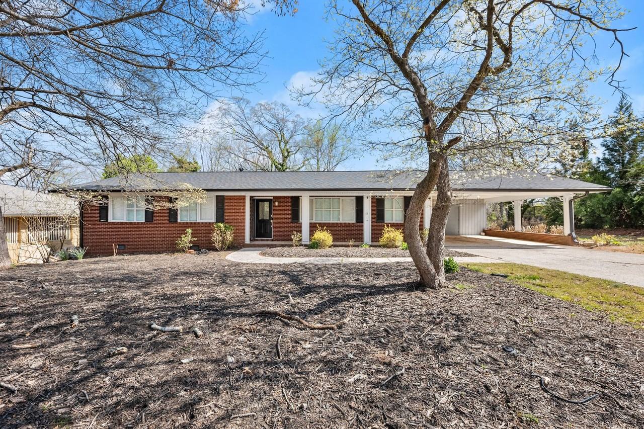 2176 Riverside Dr - Photo 3 of 29