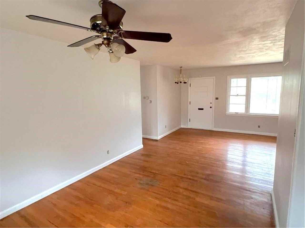 800-802 E 75th Terrace - Duplex - Photo 5 of 19