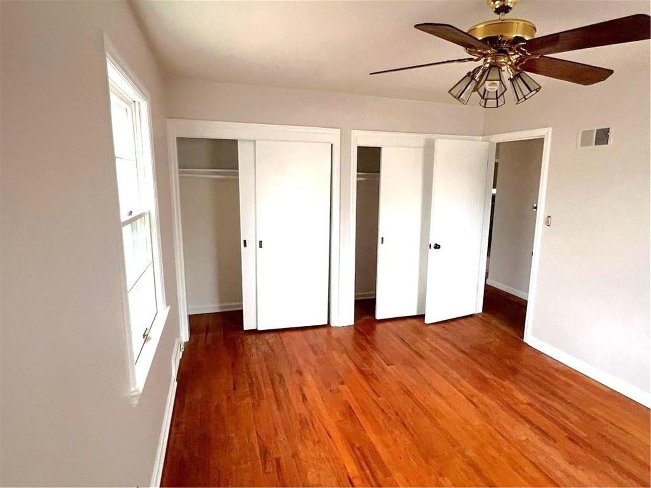 800-802 E 75th Terrace - Duplex - Photo 7 of 19