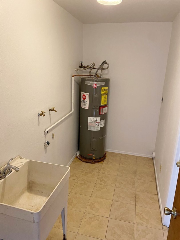 6022 N 72nd Dr - Photo 4 of 29