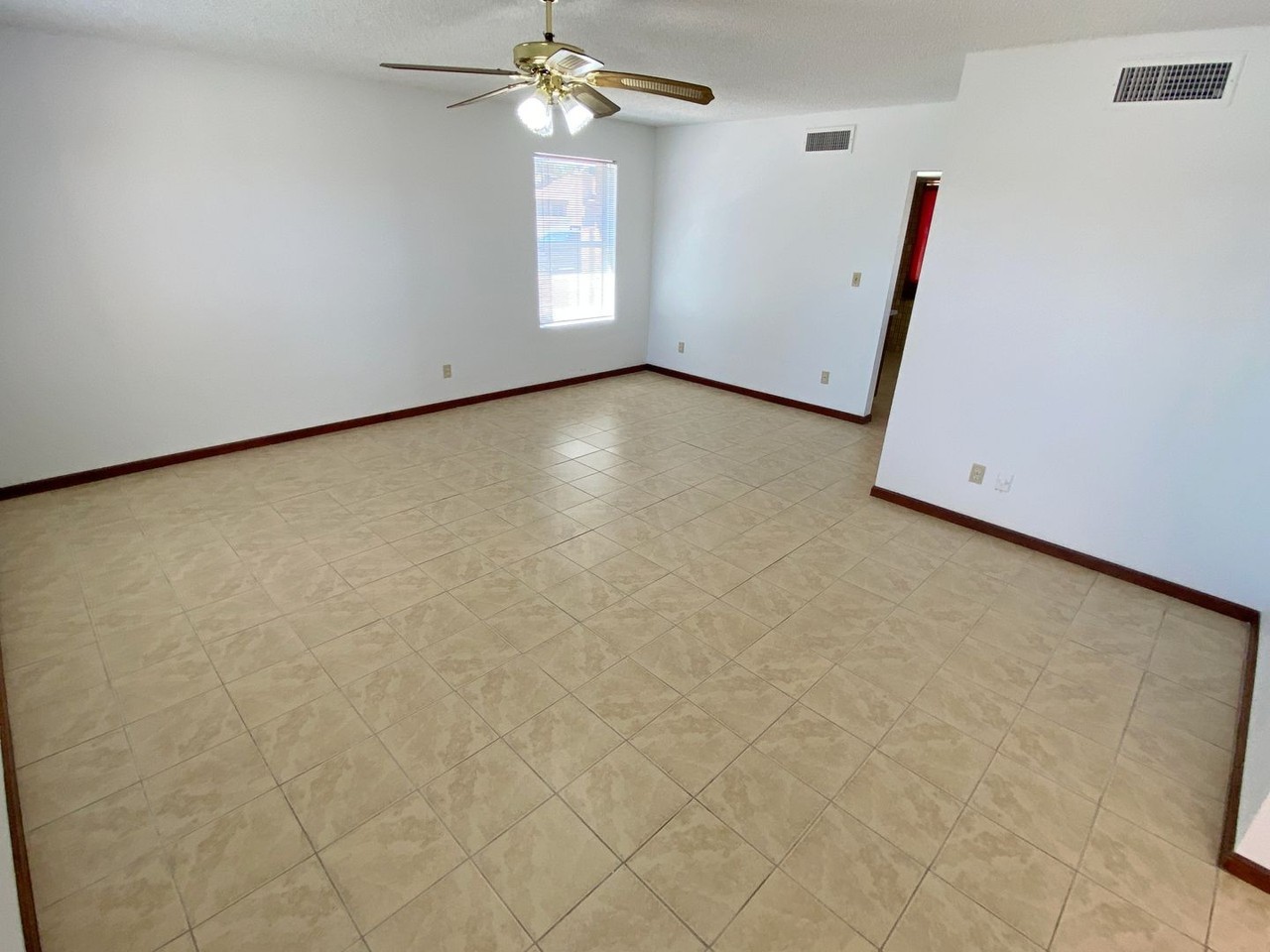 6022 N 72nd Dr - Photo 6 of 29