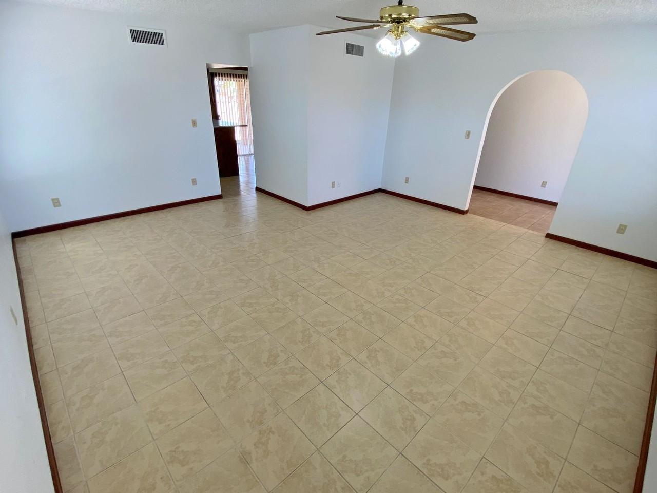 6022 N 72nd Dr - Photo 7 of 29