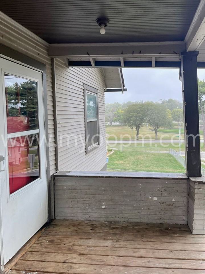 4148 North 43rd Street - Photo 2 of 16