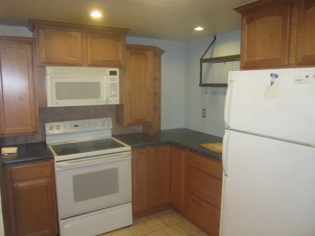 805 29th St - Photo 3 of 21