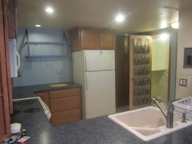 805 29th St - Photo 5 of 21