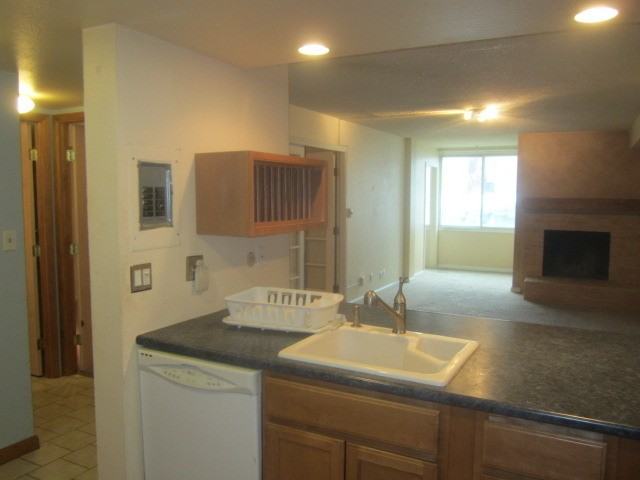 805 29th St - Photo 7 of 21