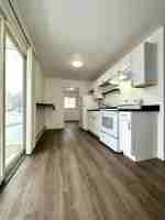 featured image of 118 W Prairie St