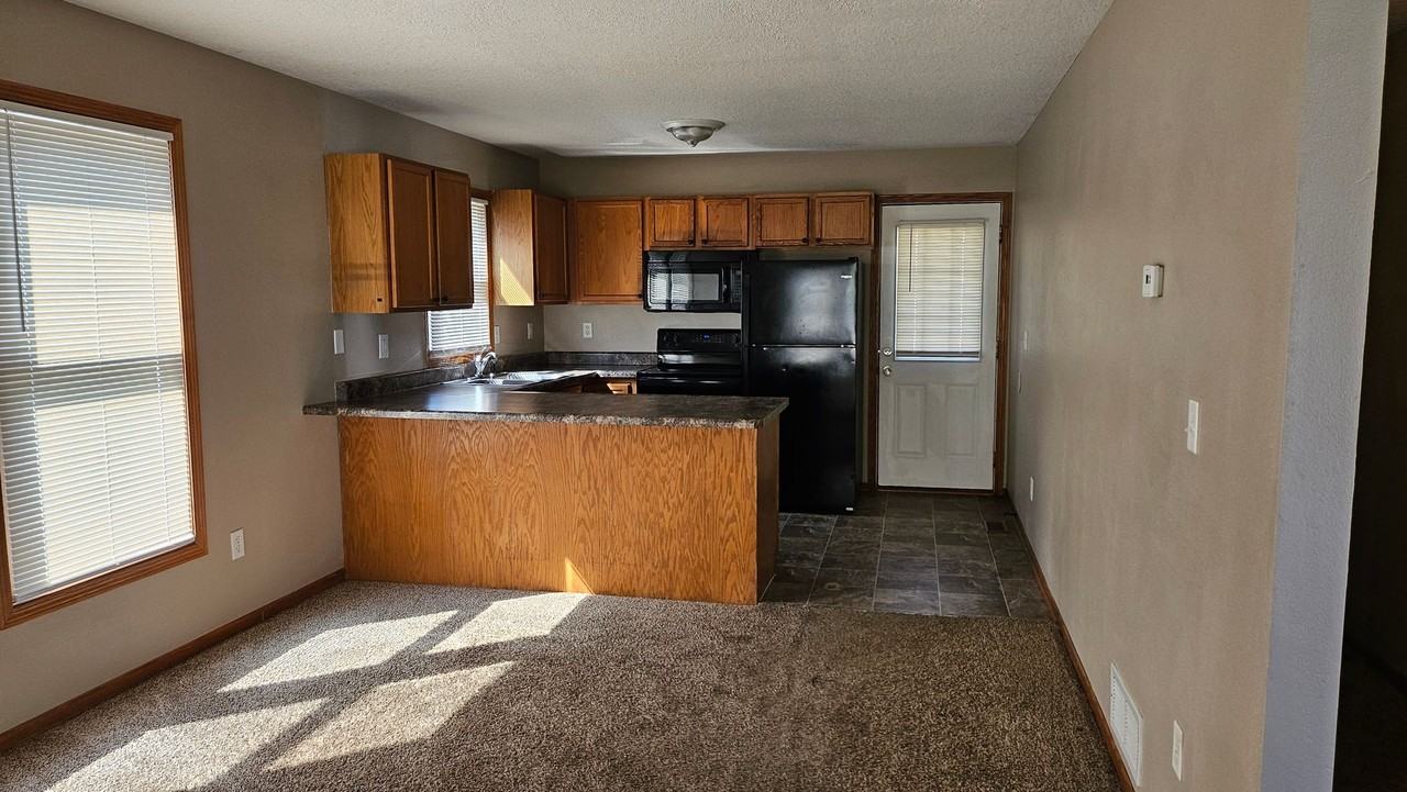 1714 11th St - Photo 2 of 20