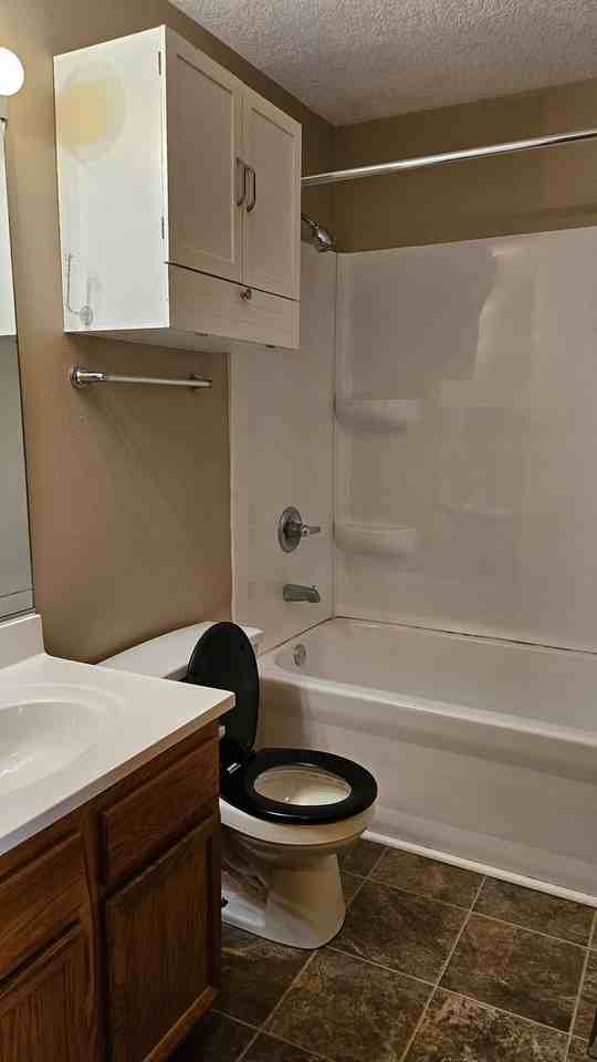 1714 11th St - Photo 6 of 20