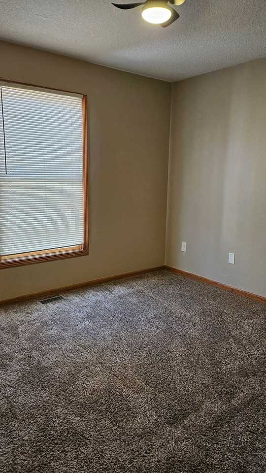 1714 11th St - Photo 7 of 20