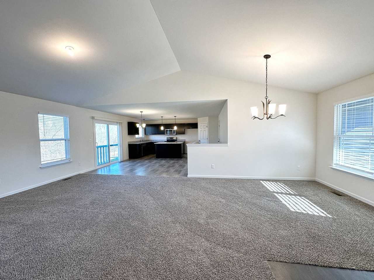 350 Hammerstone Dr - Photo 5 of 18