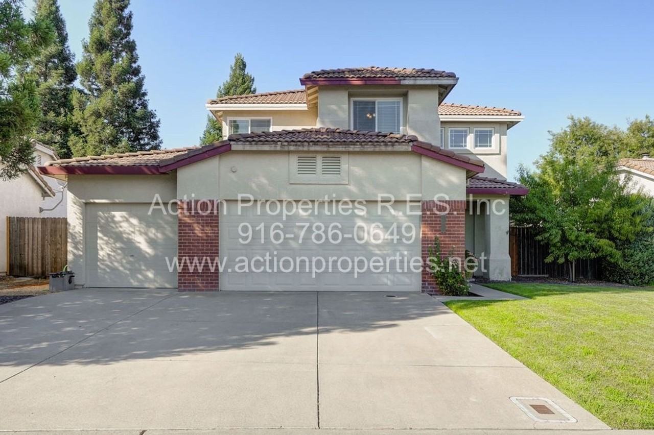 2835 Augusta Ct - Photo 3 of 50