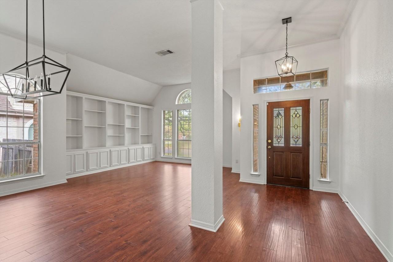 7902 Isaac Pryor Dr - Photo 3 of 42