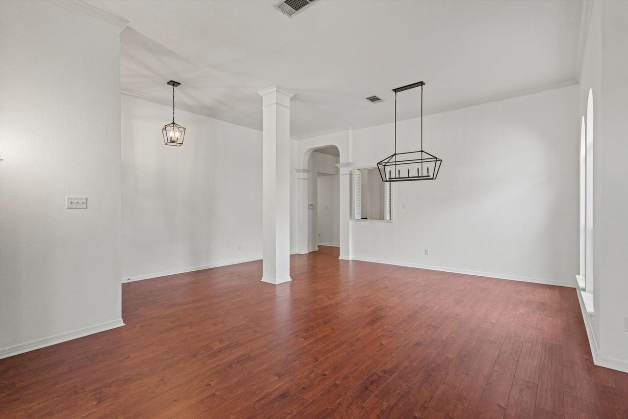 7902 Isaac Pryor Dr - Photo 6 of 42