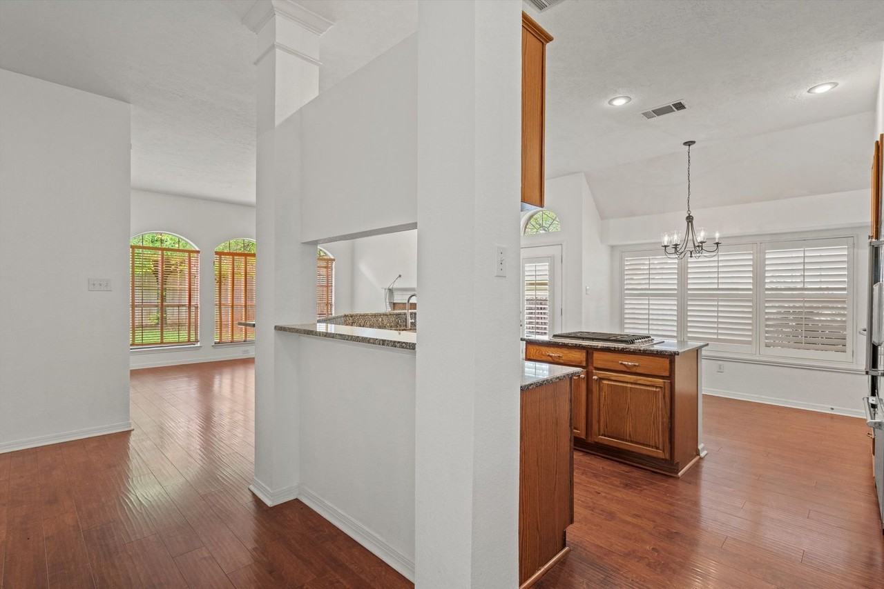 7902 Isaac Pryor Dr - Photo 7 of 42