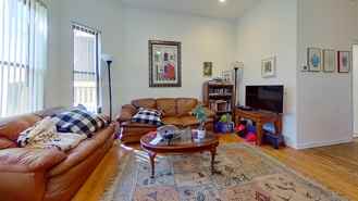 721-23 Briar - Photo 1 of 1