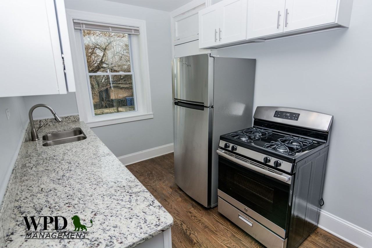 7431 S Eggleston Ave - Photo 2 of 8