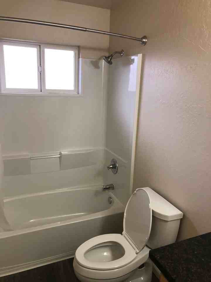 Shangri-La Apartments - Photo 3 of 11