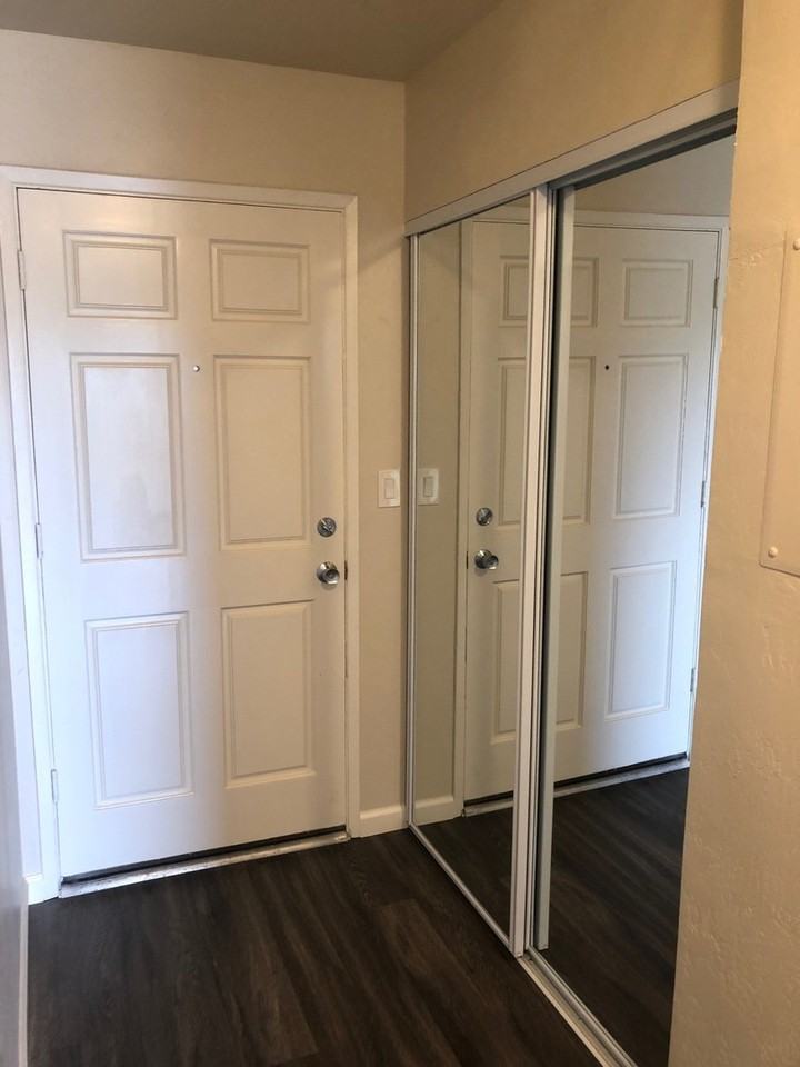 Shangri-La Apartments - Photo 6 of 11