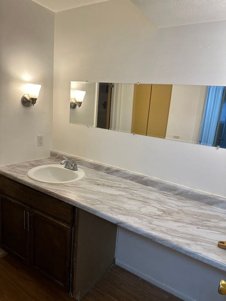 The Villages at Lemans - Photo 3 of 14