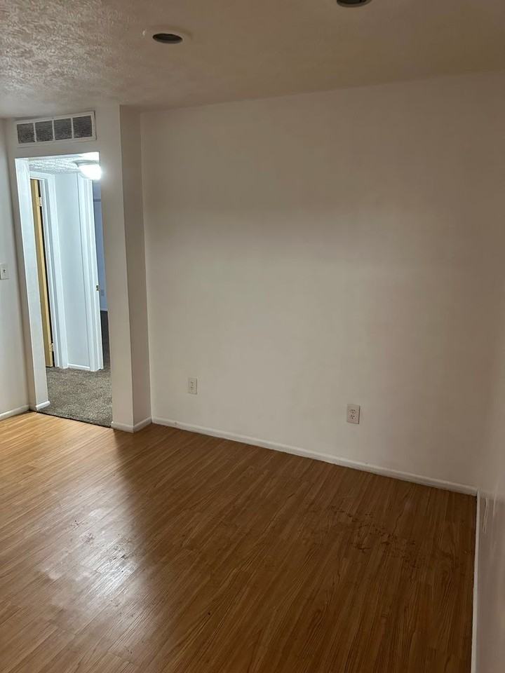 The Villages at Lemans - Photo 7 of 14