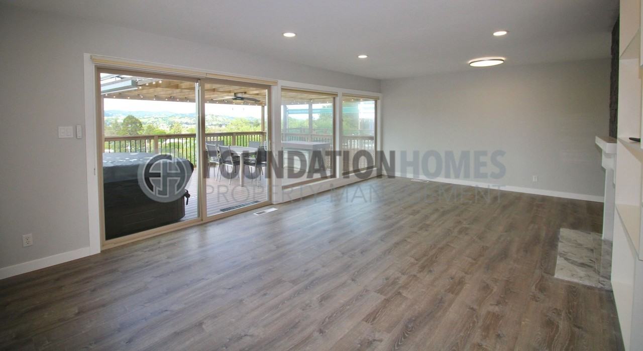 17 Portola Ave - Photo 3 of 26