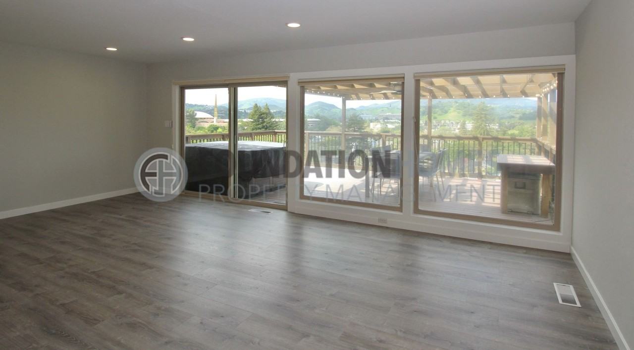17 Portola Ave - Photo 4 of 26