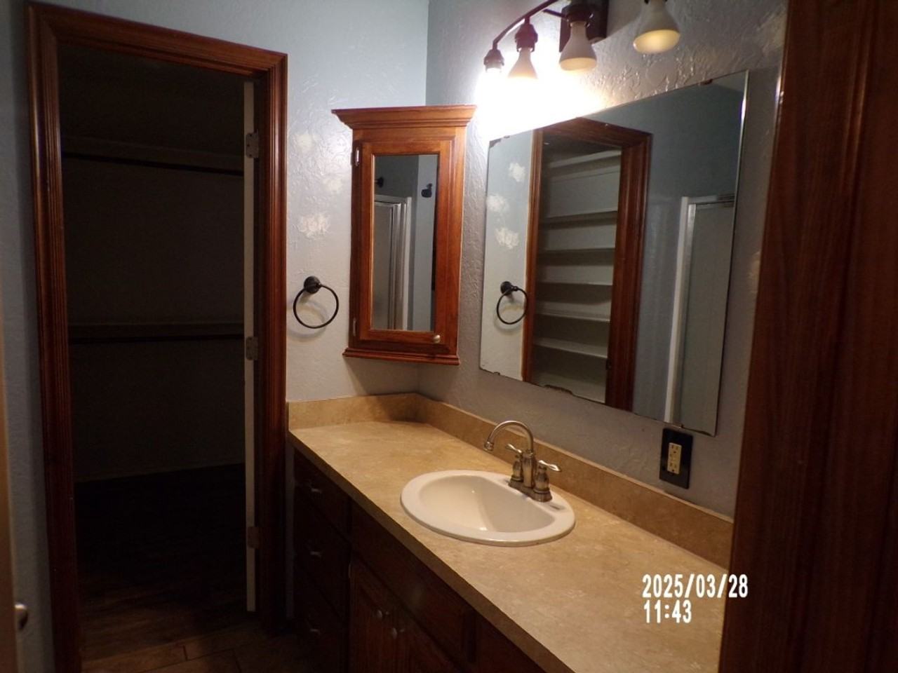 201 W E Ave - Photo 5 of 5