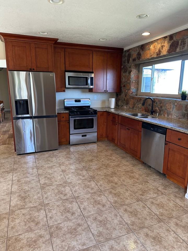 3264 Holly Way - Photo 7 of 17