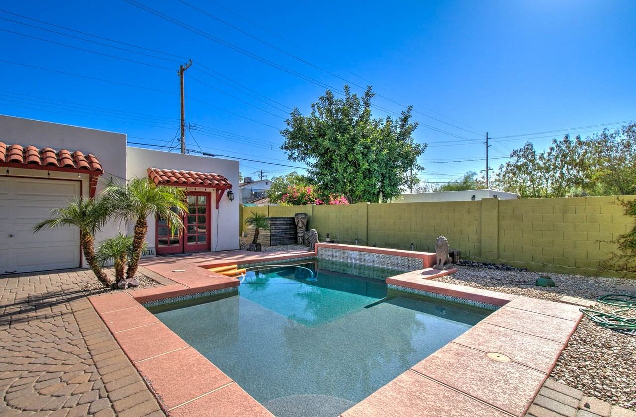 1310 W Lynwood St - Photo 2 of 50