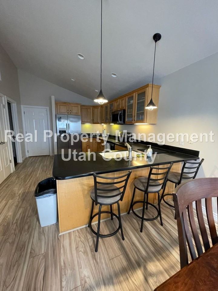 3347 E Kennekuk Ln - Photo 2 of 15