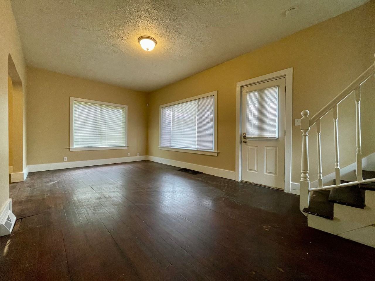 1228 Dickinson St Se - Photo 3 of 15