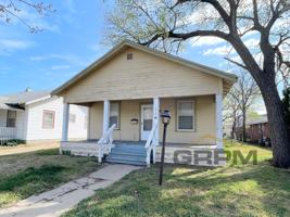 featured image of 1216 N Monroe St