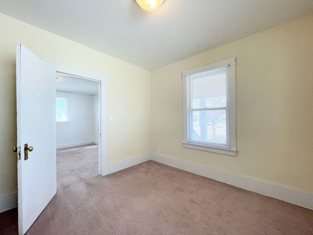 1216 N Monroe St - Photo 4 of 20